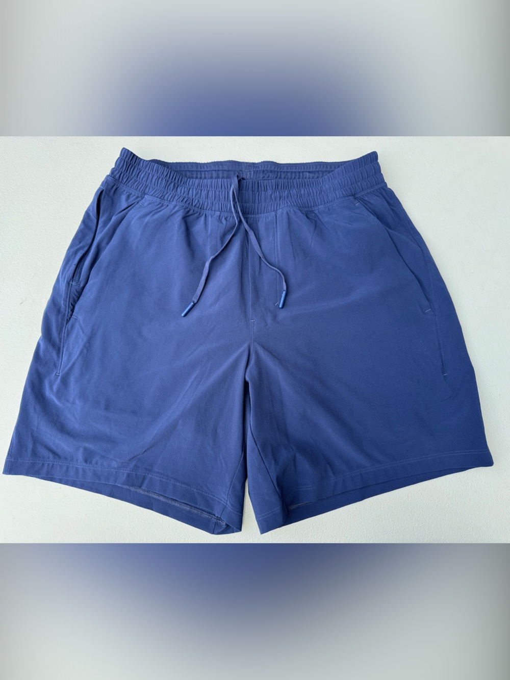 Lululemon Men's Navy Blue Lined Athletic Drawstring Shorts 7” inseam Size Medium